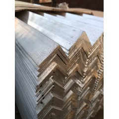 Алюминиевый уголок 70х50х5 L= 3м АД31Т1