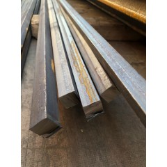 Квадрат стальной нлг 300 мм 09Г2С ГОСТ 2591-88