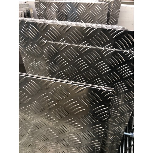 Лист алюминиевый рифленый КВИНТЕТ АМг2Н2Р 6х1500х3000